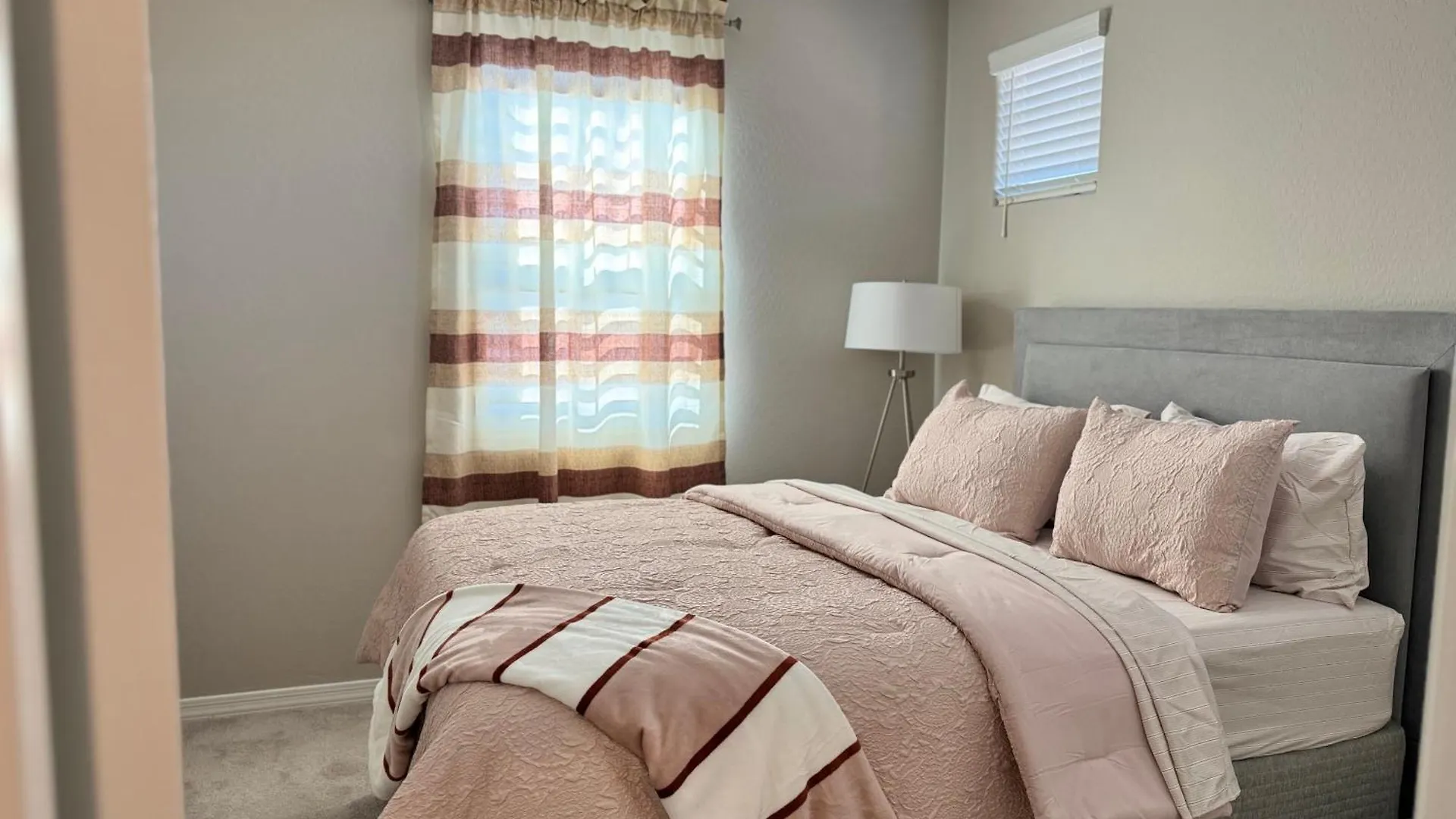 Friendly Host Near Loop 202 With Mountain Views Apartment Phoenix