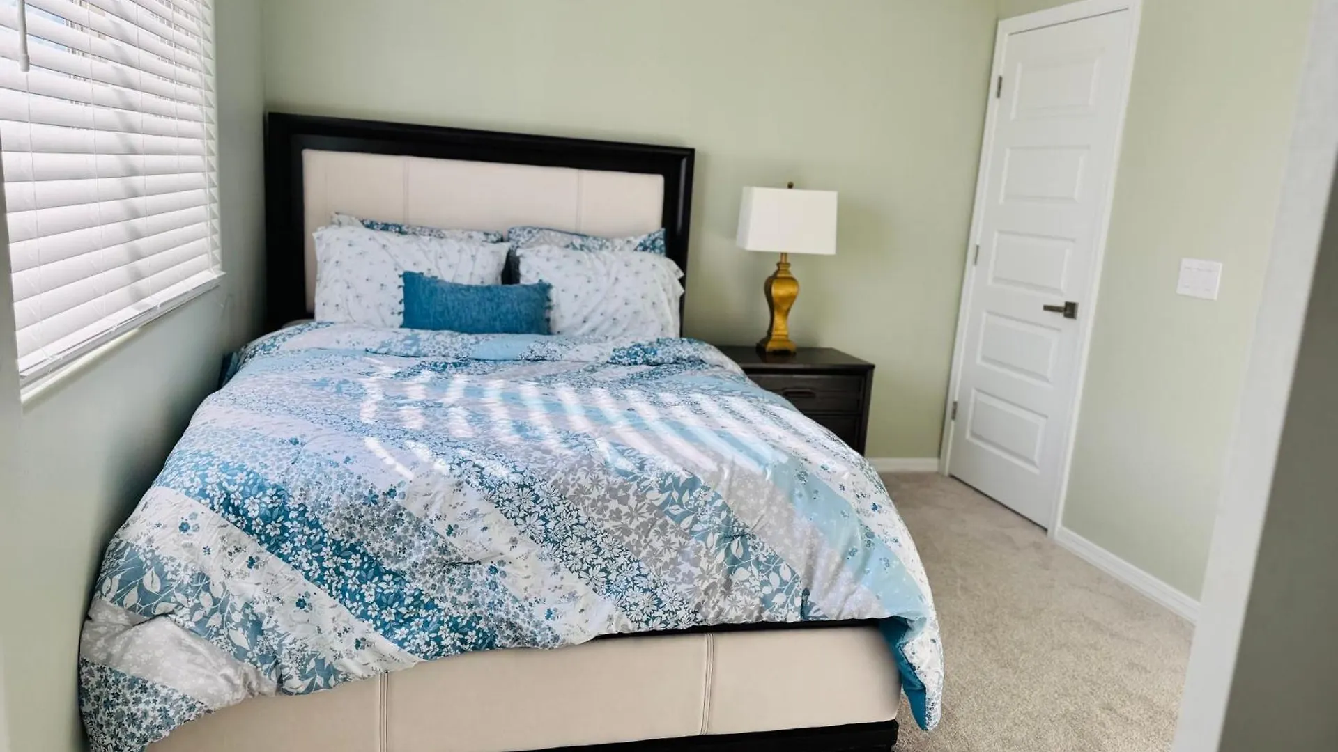 Homestay Friendly Host Near Loop 202 With Mountain Views Apartment Phoenix