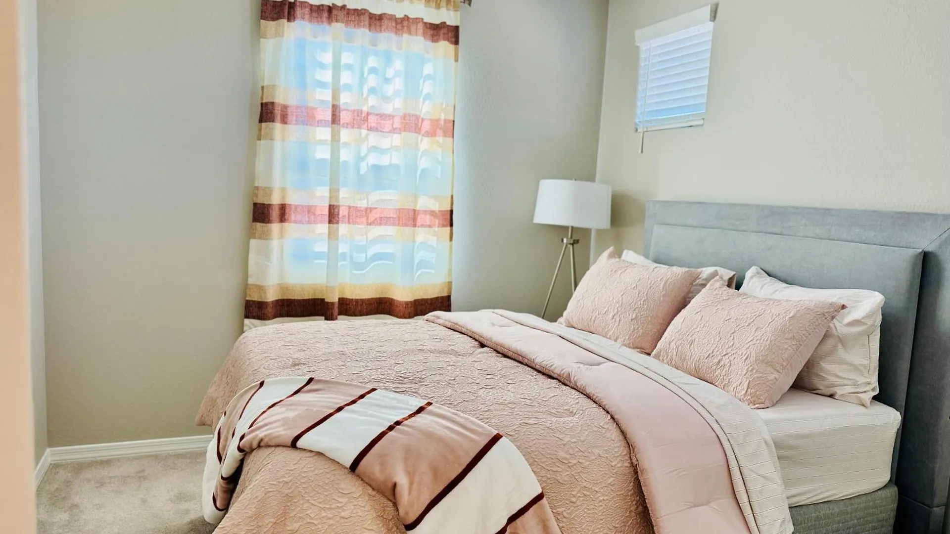 Friendly Host Near Loop 202 With Mountain Views Apartment Phoenix Homestay
